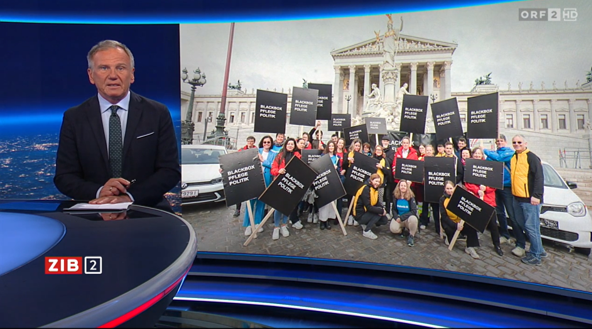 Aktion „Blackbox Pflegepolitik“ am 12.05.2026 vor dem Parlament in der ZIB2