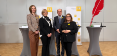 Pressekonferenz v.l.n.r.: Angelika Kuhn, Regina Roller-Wirnsberger, Othmar Karas und Elisabeth Anselm © Hilfswerk Österreich